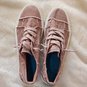 Blowfish Women's Distressed Pink Sneakers